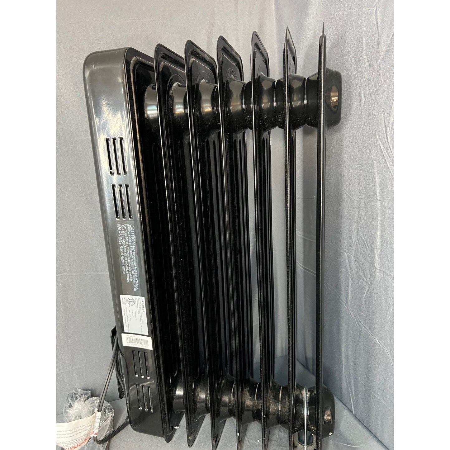 Pelonis HO-0279 1500W Oil-Filled Radiant Electric Space Heater NIB